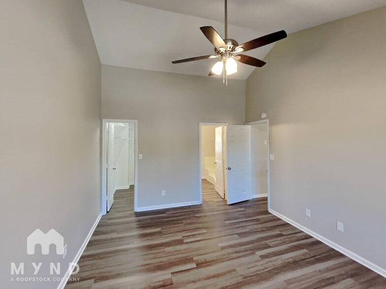 Building Photo - 9043 Silver Coach Ln