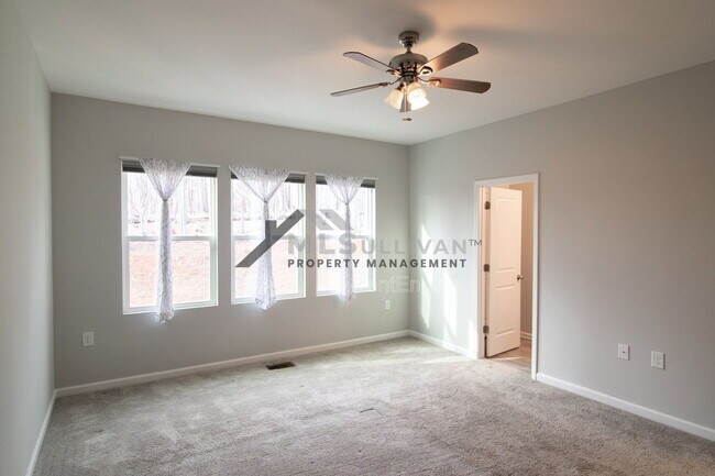 Building Photo - 425 Great Eno Path