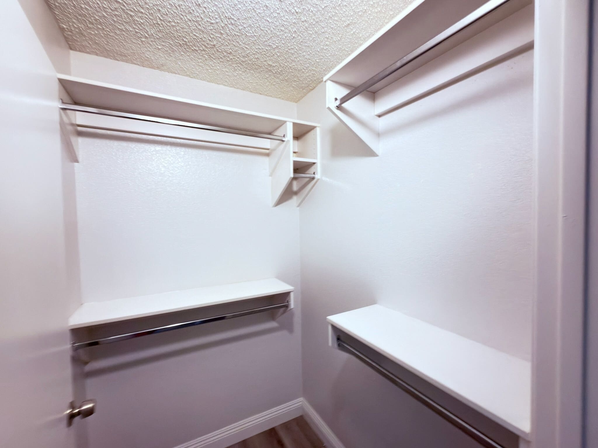 Building Photo - 2200 S Fort Apache