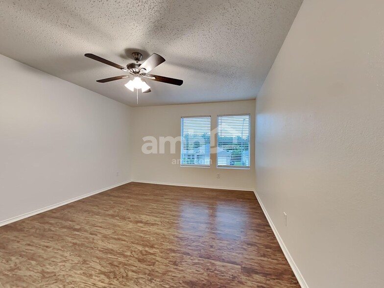 Building Photo - 4105 Hunters Creek Dr