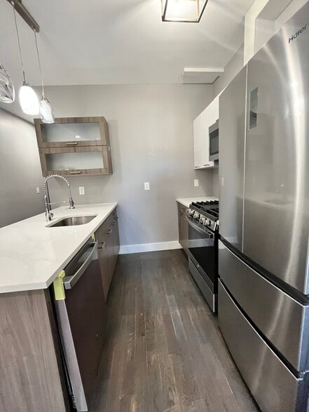 270 Hancock Ave 2 - 271 Hancock Ave