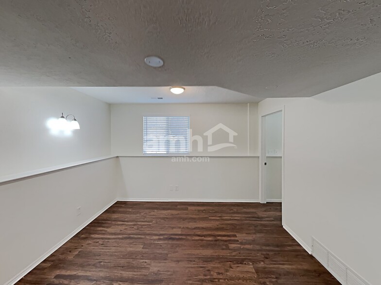 Building Photo - 1470 S 1525 W