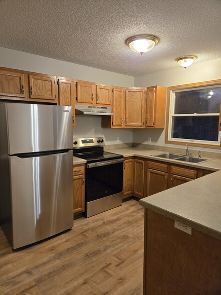 Building Photo - 14825 Timber Ln