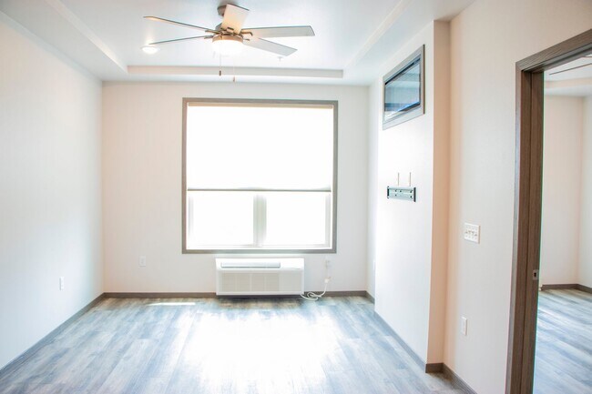 Building Photo - 2460 Golf Rd