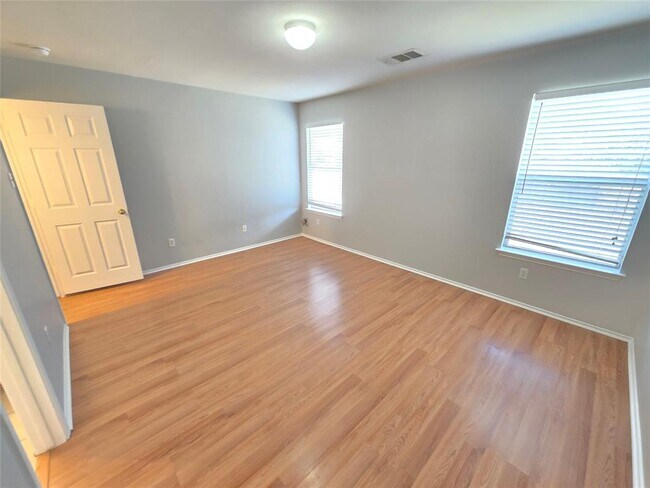 Building Photo - 2410 Charlie Harley Dr
