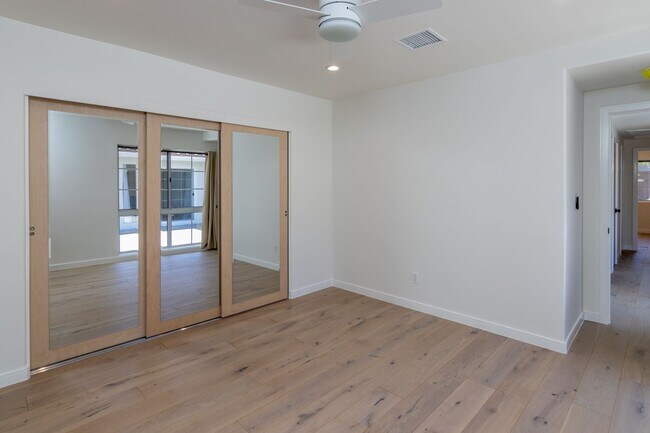 Building Photo - Beautiful First Neighborhood home!