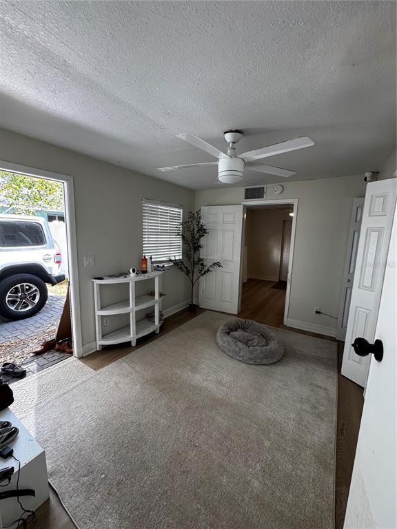 Building Photo - 3008 Hillview St