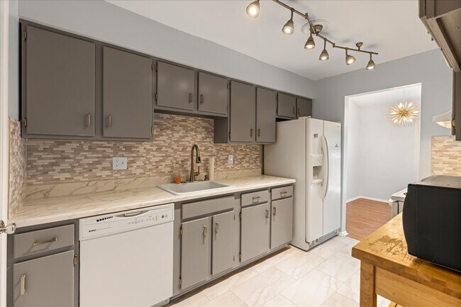 Building Photo - 504B Mulberry Cove