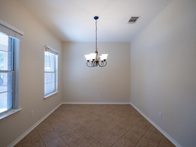 Building Photo - 1710 Lomita Dr