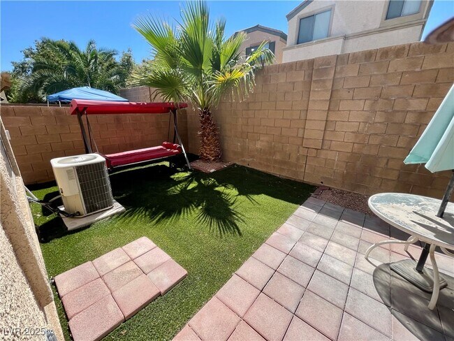 Building Photo - 8233 Strawberry Spring St