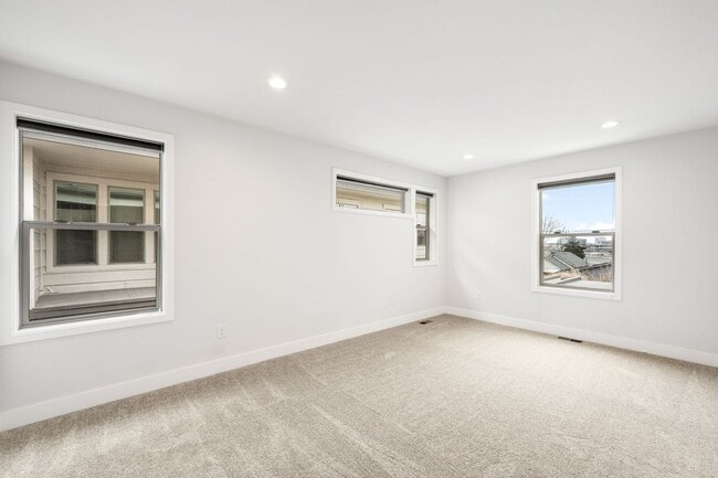 Building Photo - 3BD, 5BA LoHi Townhome with Rooftop Deck and 2-Car Garage