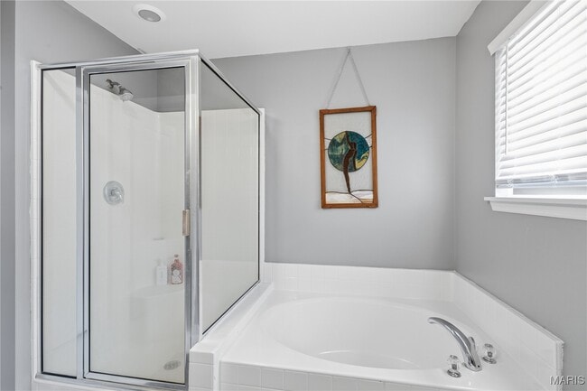 Building Photo - 422 Parkgate Dr