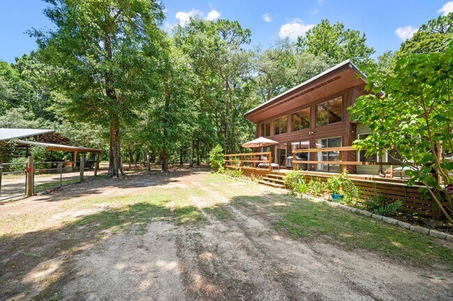 Building Photo - Move in ready August 1, 2025