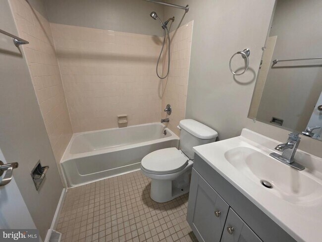 Building Photo - 1412 Woodmill Dr