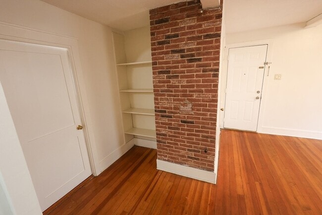 Building Photo - 498 Whipple St