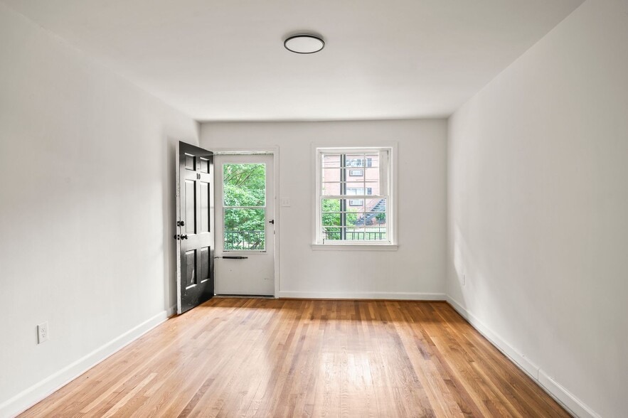 Building Photo - 1640 W Northwest Blvd