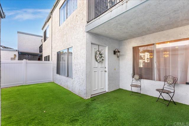 Building Photo - 1640 Maple Dr