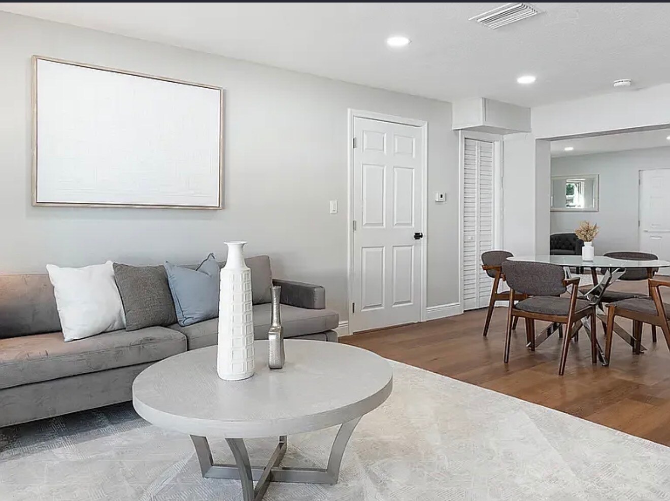 Building Photo - 4335 10th Ave S