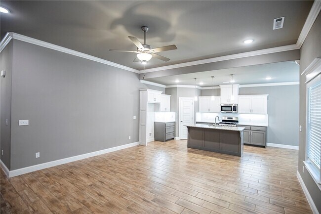 Building Photo - 1025 Kimball Ln