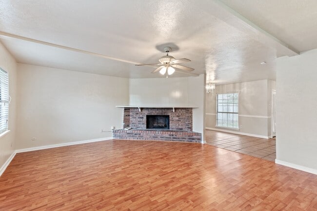 Building Photo - 24111 Reagon Canyon Dr