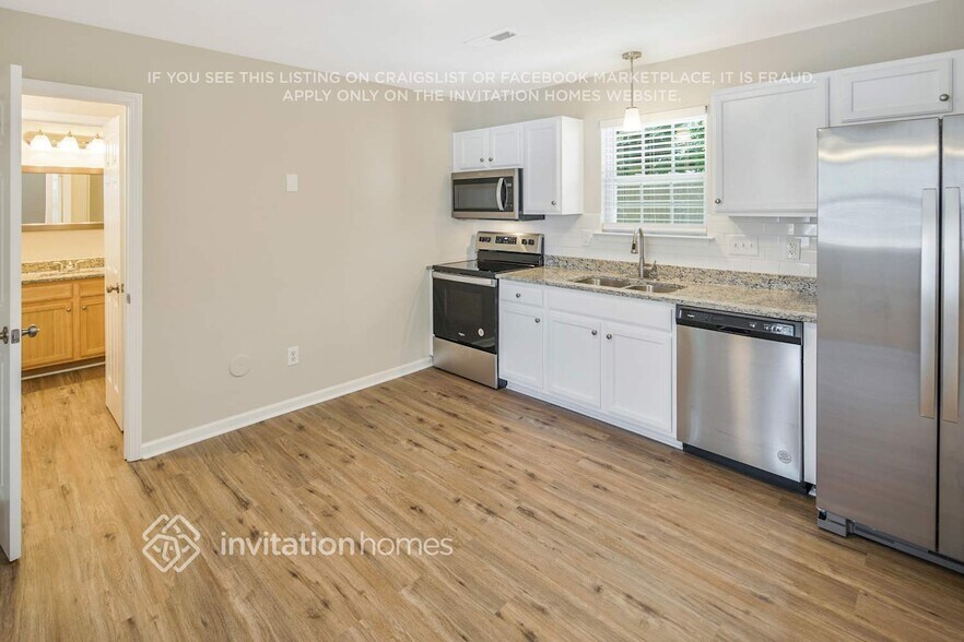 Building Photo - 236 Pangle Dr