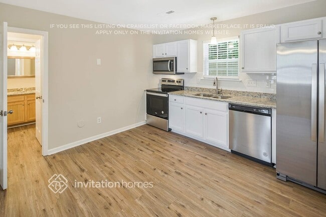Building Photo - 236 Pangle Dr