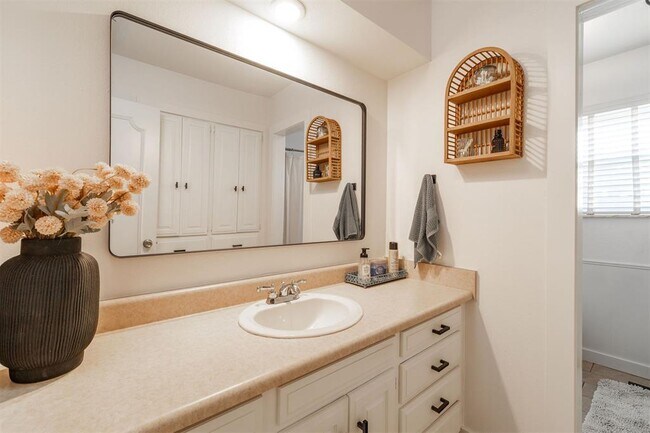 Building Photo - 4824 NW 73rd St