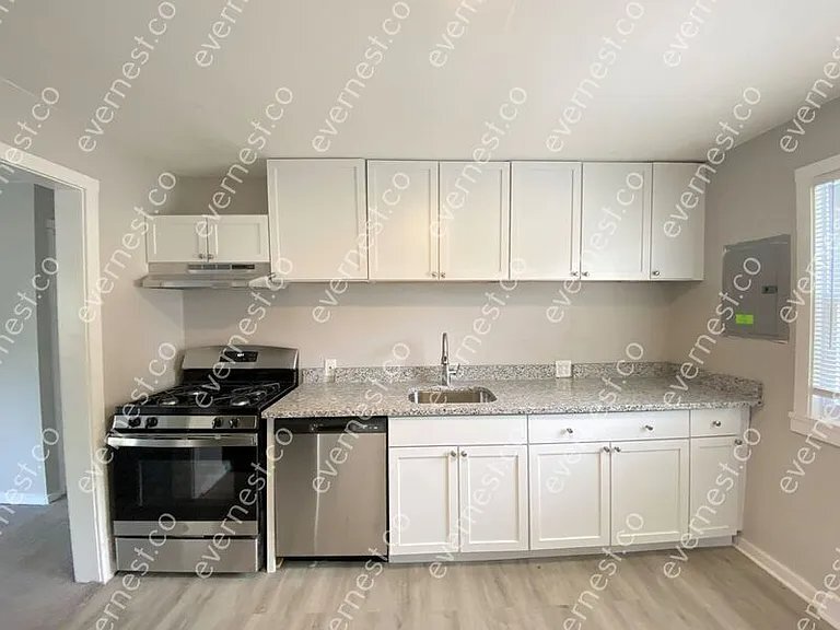 Building Photo - 33116 Armada Ct