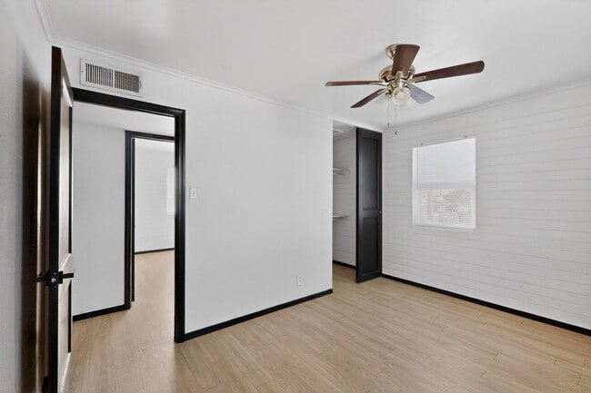 Building Photo - Charming 3 bedroom, 1 bath home in Central East El Paso!