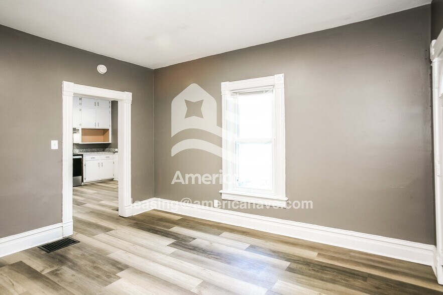 Building Photo - 2003 S Taylor St