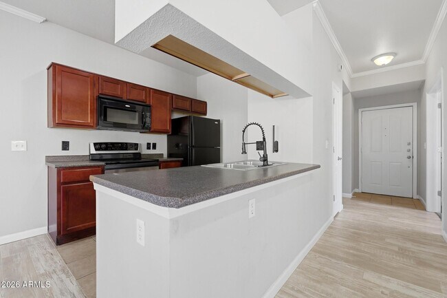 Building Photo - 16013 S Desert Foothills Pkwy