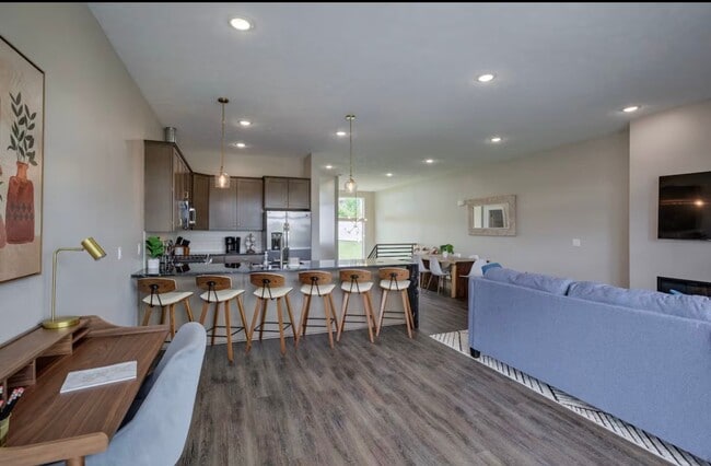 Building Photo - Fully Furnished Modern 3BR Retreat | Penthouse + Skyline Views