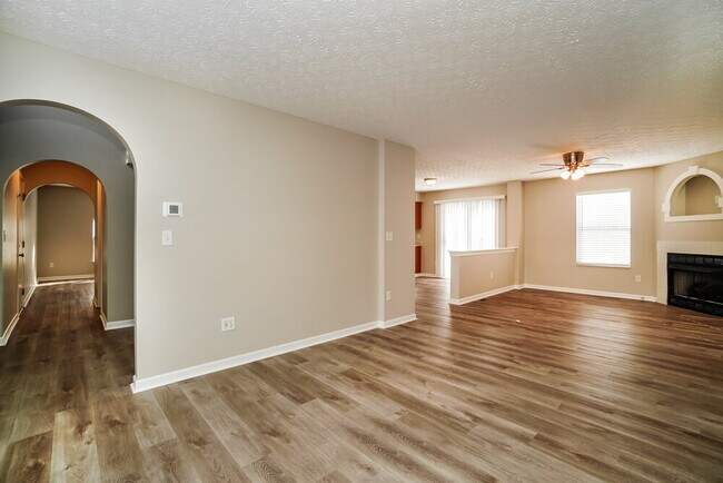 Building Photo - 283 Pinecrest Dr