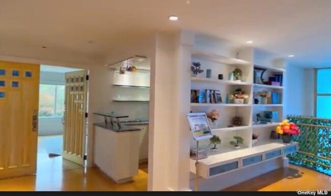 Building Photo - 215-40 27th Ave