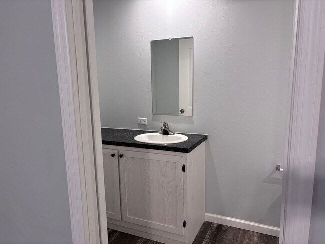 Building Photo - BEAUTIFUL +55 HOA COMMUNITY- ASK ABOUT OUR...