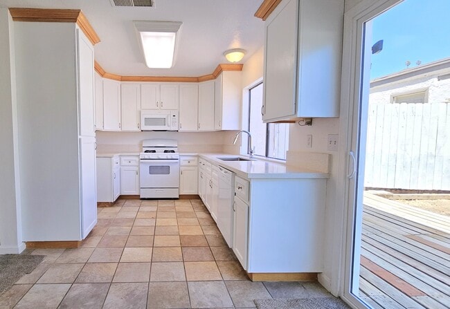 Building Photo - 2344 Canyon Park Dr