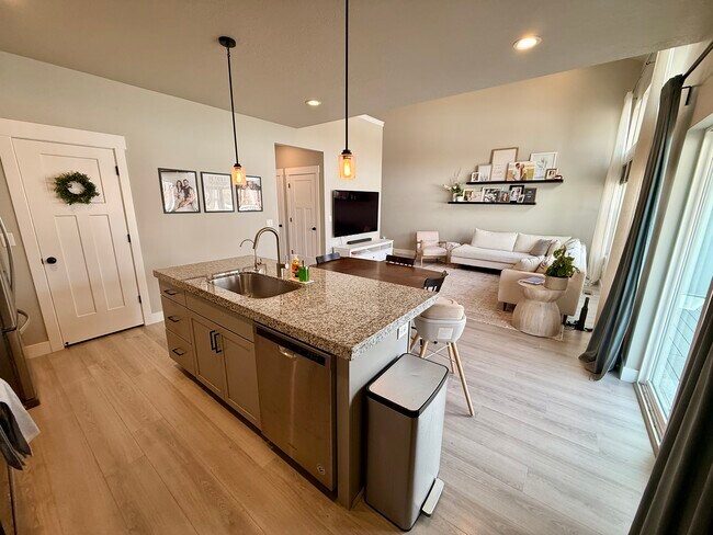 Building Photo - 9655 N Aaron Ave