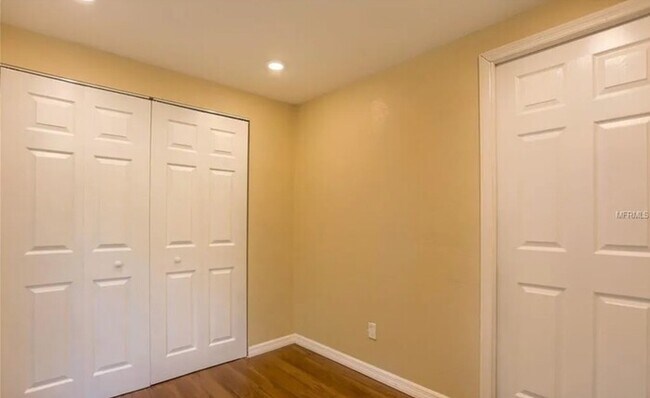 Building Photo - Home For Rent in St Petersburg!