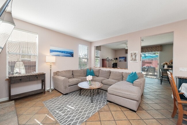 Building Photo - 2149 Via Arandana
