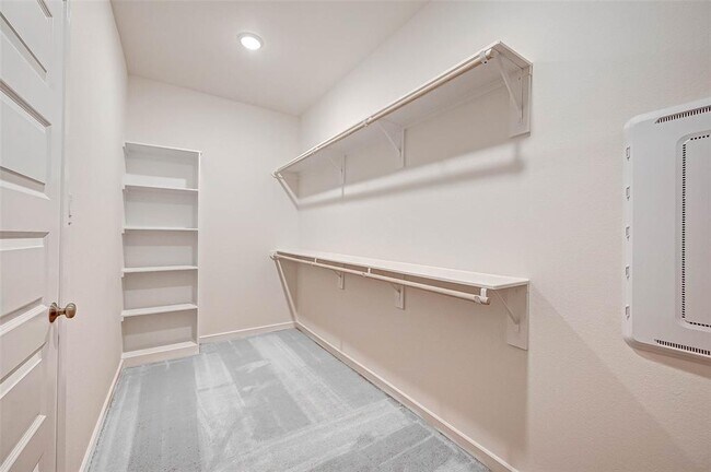 Building Photo - 18822 Fulvetta Haven Way