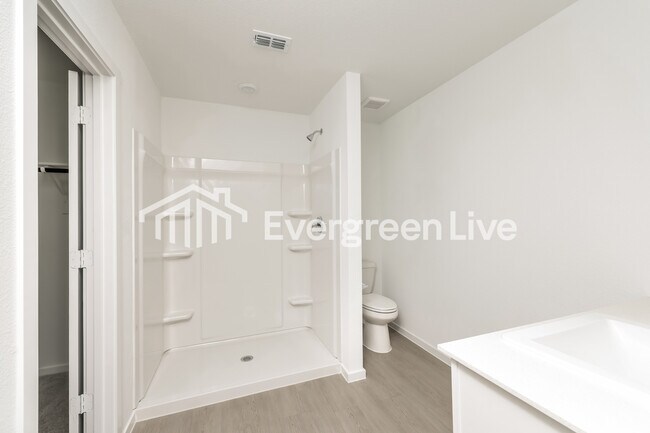 Building Photo - 1211 Falcon Hts Dr