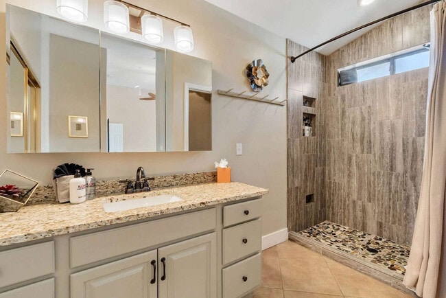 Building Photo - 627 Elmersville Rd