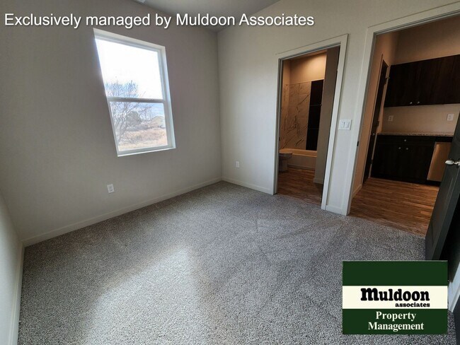 Building Photo - Brand new duplex unit available now!