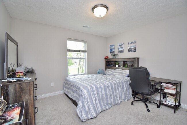 Building Photo - 7164 Glenvalley Dr
