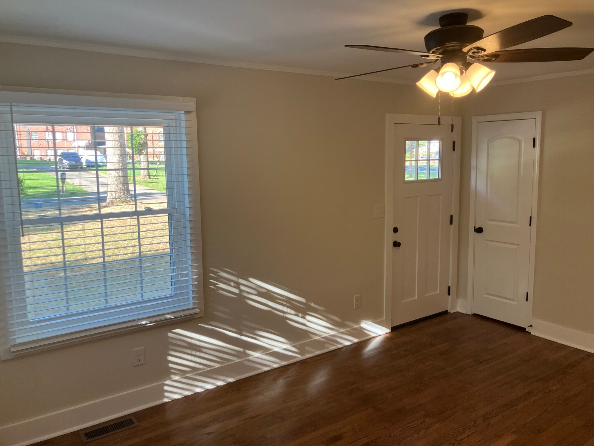 Building Photo - 99 Oak Trl