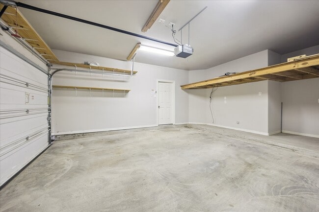 Building Photo - 3002 Soutine St