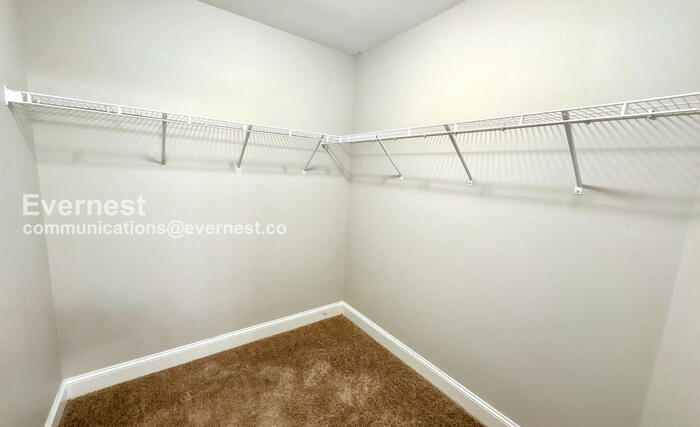 Building Photo - 648 Piney Woods Rd