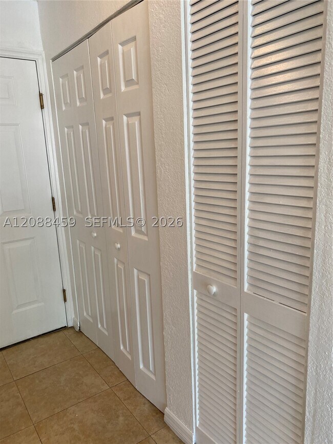 Building Photo - 14500 SW 88th Ave