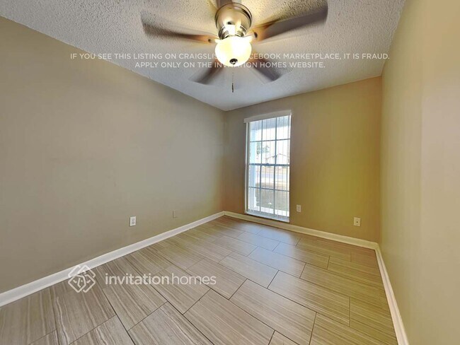 Building Photo - 8261 Greenleaf Cir