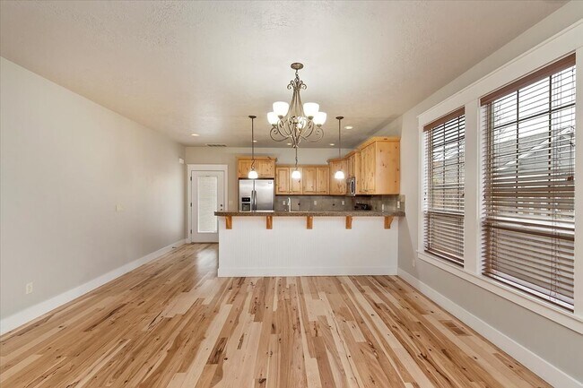 Building Photo - 12722 N 9th Ave
